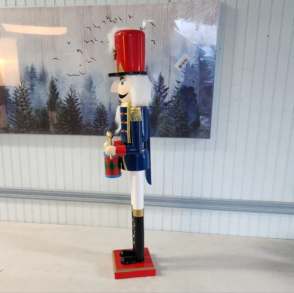 Nutcracker Soldier 2 1/2 Foot Tall - Picture 10 of 11